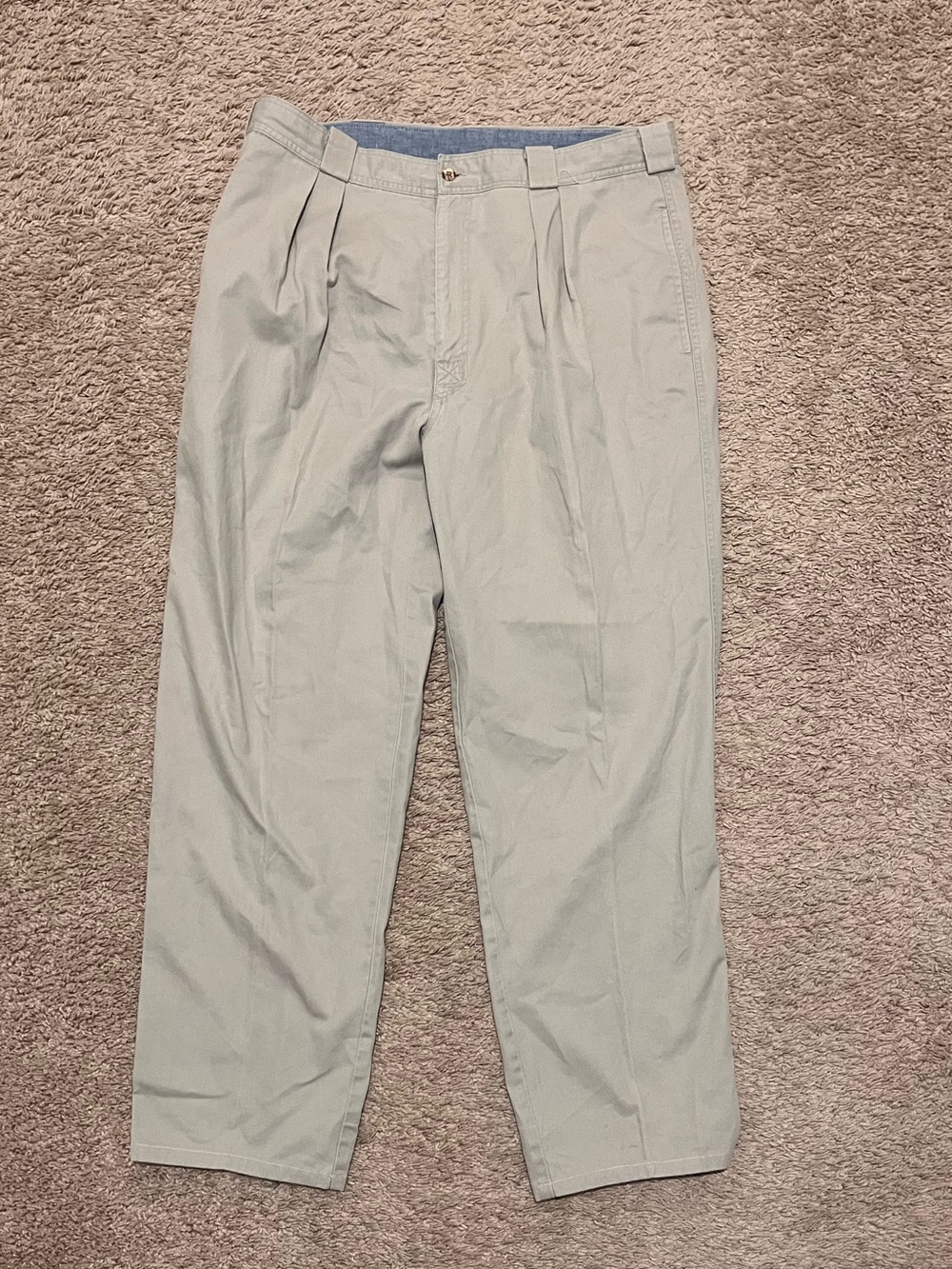 Vintage Gant Light Pleated Chinos Mens 38W x32L